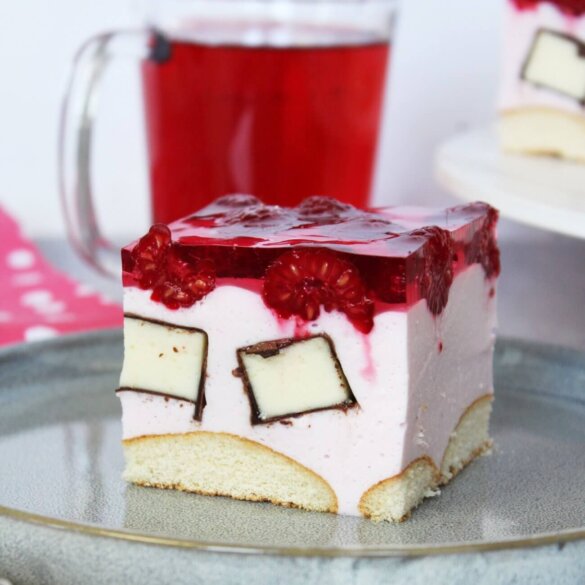 Malinowe ciasto z Ptasim Mleczkiem i galaretką (sernik na zimno)